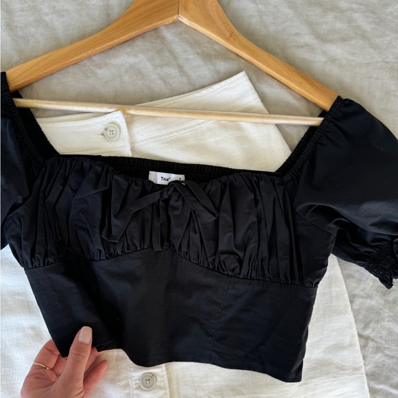 Sunday Best linen mini skirt & TNA cropped blouse - Picture 9 of 10